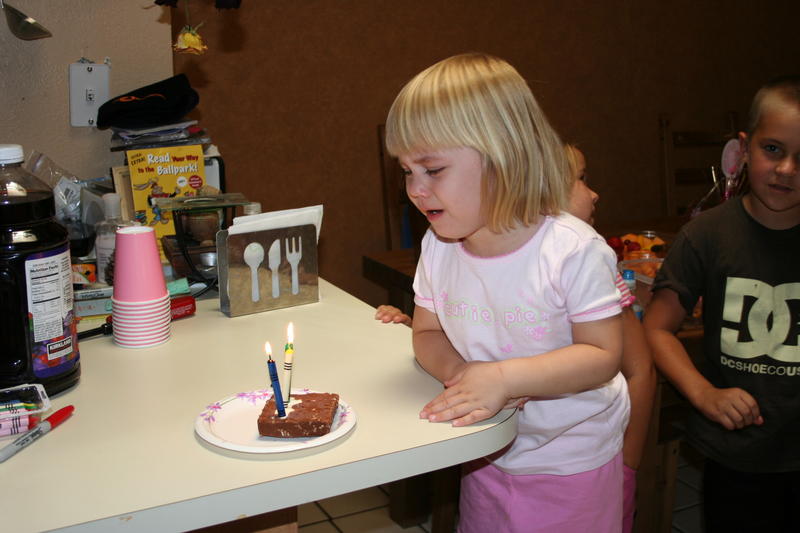 Ali crys during birthday song